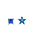 Orecchini a perno in argento S925 con gemma blu quadrata e raffinato design floreale - Argento 925 / Argento-Pietra Blu