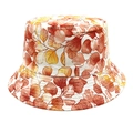 Detailopname van katoenen vissershoed met herfstbladprint en versterkte stiksels op de rand - M (56-58cm) / Oranje