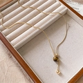 Collana a catena serpente dorata con perla occhio di tigre marrone e pendente a sfera d'oro - Collana a strappo con ciondolo con perline tonde in occhio di tigre - circonferenza circa 72 cm