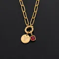 Collana in acciaio inossidabile placcata oro 14K con ciondolo lettera Y e cristallo rosso - Lettera Y / Oro
