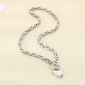 Dettaglio della collana bizantina in acciaio argento con pendente a cuore e chiusura a T - Collana Color Acciaio (KN291445-Z)