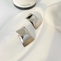 Boucles d'oreilles rectangulaires argentées minimalistes avec design géométrique plié poli - Argent (R324-61)