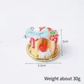 Portachiavi mini torta alla crema in PVC con ciliegia e fiocco blu decorativo - Fiocco a pois blu con cinturino rosa