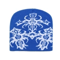 Dettaglio del berretto in maglia blu con motivo gotico bianco e trama calda lana - Blu