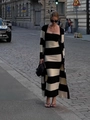 Robe longue en tricot rayée noir et beige moulante avec cardigan assorti en set - Ensemble Deux Pièces à Rayures Noir et Blanc