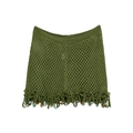 Detalle de falda de punto calado verde con flecos y cuentas de colores estilo bohemio - S / Shorts Calados / Verde Militar