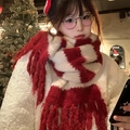 Écharpe en tricot à rayures rouges et blanches avec glands et bonnet de Noël festif - Rouge