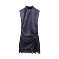 Elegantes marineblaues Satin-Minikleid mit Stehkragen und schwarzem Spitzenbesatz - XS / Dunkelblau