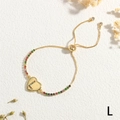 Detailansicht Gold Herzanhänger mit bunten Zirkonia L Buchstaben und Zugverschluss Kette - Buchstabe L