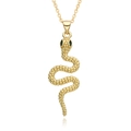 Collana con pendente a serpente dorato con occhi verdi e trama a squame dettagliata - D514-Serpente a Scaglie Texturizzate Occhi Verdi