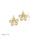 Detailansicht goldene Blumenohrringe mit weißer Perle, 10mm Durchmesser und 1,4g Gewicht - Einfacher Fünfblättrige Blume Perle Stil(DE240542-C)
