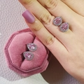Elegante peergeslepen roze edelsteen oorbellen met fonkelende diamant-halo ring - Roze