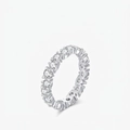 S925 Sterling Silber Eternity Ring mit einem vollen Band aus funkelnden Rundschliff-Kristallen - US Größe 5 / 925er Silber