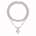 Dettaglio della catena cubana d'argento e collana tennis con ciondolo a croce rosa - Set di collane a doppio strato / Argento