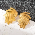 Boucles d'oreilles élégantes en acier inoxydable doré 18 carats avec textures métalliques - Texture symétrique