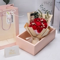 Detailed gift set with red carnations, roses and a Mother’s Day tag in an elegant pink box - 7 Mixed Flowers (No Light) / Red