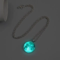 Leuchtende Mond-Halskette mit fluoreszierendem Glasanhänger an einer Silberkette - Grün Leuchtende Halskette