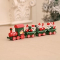 Rode en groene houten kersttrein met sneeuwpoppen en kleine feestelijke figuren - Groen