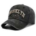 Berretto da baseball vintage in cotone lavato con ricamo Brooklyn e visiera curva - Nero