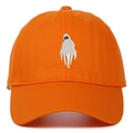 Détail de la broderie fantôme sur le tissu en sergé de coton d'une casquette orange - Réglable / Orange