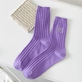 Chaussettes mi-hautes violettes en coton côtelé avec broderie carrée artistique - Taille unique / Violet