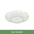 Piatto di frutta verde ghiaccio a forma di petalo con bordo dorato su sfondo bianco - Piatto Decorato (Verde Ghiaccio)