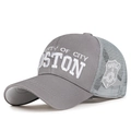 Cappellino trucker grigio in mesh con ricamo Boston 3D e design traspirante - Regolabile / Grigio