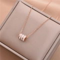 Minimalistische roségoldene Halskette mit zirkoniabesetztem Zylinderanhänger in Schmuckbox - Drei Reihen Strass (8963)