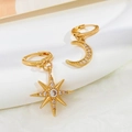 Orecchini a cerchio dorati con pendenti a stella e luna crescente e cristalli - Oro Kc Wg-0068