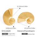 Goldene fächerförmige Ohrringe aus Edelstahl, wasserfest und hypoallergen gestaltet - Spiralfächer-Stil (EH11620) / 18K Vergoldet