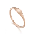 Anello minimalista in oro rosa con superficie curva lucida e finitura a specchio - US 6