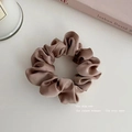 Elastico per capelli in raso marrone caffè minimalista con pieghe eleganti - Cachi Piccolo