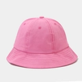 Détail du chapeau bob rose en coton montrant les coutures renforcées et la texture du tissu - M (56-58cm) / Rose rouge