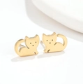 Pendientes de botón de gato dorados minimalistas con acabado metálico liso y reflejo - Dorado