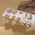Set di 5 paia di orecchini barocchi con perle finte, strass e dettagli in metallo - Lega/Perla Imitazione/Ago Argento S925 / Set da 5 Paia Oro (HE30197-1)