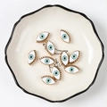 DIY-Schmuckanhänger mit weißem und hellblauem Evil Eye Emaille in goldener Legierung - 19*11*5mm 10 Stk./Packung / Weiß