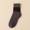 Chaussettes homme en polaire corail gris foncé à rayures noires, douces et chaudes - Taille unique / gris foncé