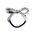 Coletero elástico negro minimalista con un detalle decorativo de lazo en metal plateado - Lazo Plateado (Lazo de Aleación de Plata Espejo)