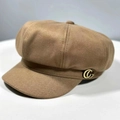 Classic camel herringbone newsboy cap with octagonal shape and side metal logo detail - One Size / Dark Khaki