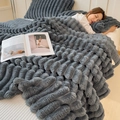 Dicke graue Decke aus Kaninchenfellimitat mit 3D Streifenstruktur für das Bett - 100x150cm / Dunkelgrau