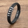 Primer plano de pulsera de cuero trenzado negro con anillos de metal sobre madera - 19cm / Negro
