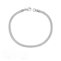 Détail d'un bracelet chaîne serpent argenté plat avec finition polie et fermoir mousqueton - 3mm-16.5cm (33300) / Couleur Acier
