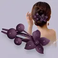 Elegante dieppaarse matte bloem haarklem met strass-steentjes voor verfijnde styling - Donkerpaars