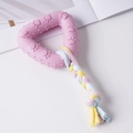 Rosa dreieckiges Hundekauspielzeug aus Gummi mit buntem Baumwollseil zur Zahnpflege - Dreiecks-Molarring mit Seil / 18cm / Rosa