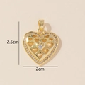 Ciondolo a cuore dorato con zirconi cubici e dimensioni dettagliate di 2,5 cm - 0228-2/Oro Cavo Zirconia