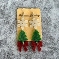 Détail de boucles d'oreilles Noël en acrylique avec flocon blanc et sapin vert - Style Flocon de Neige Sapin de Noël Nœud