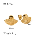 Detail view of 18K gold plated fan-shaped earrings showing dimensions and weight - Fan Shaped Radial Pattern Style (HF-E3307) / 18K Gold Plated