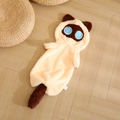 Lange Siamese kat pluche kussenhoes in crème en bruin op een houten vloer - 65cm (Geen Vulling) / Crème Kat