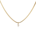 Collar de cadena de serpiente dorada con colgante de letra S micro-pavé en fondo blanco - Dorado Una Capa-Letra A
