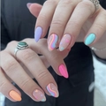 Short press-on nails with macaron heart patterns and colorful wavy art design - Macaron Heart Rainbow Style-With Glue (Y-175)